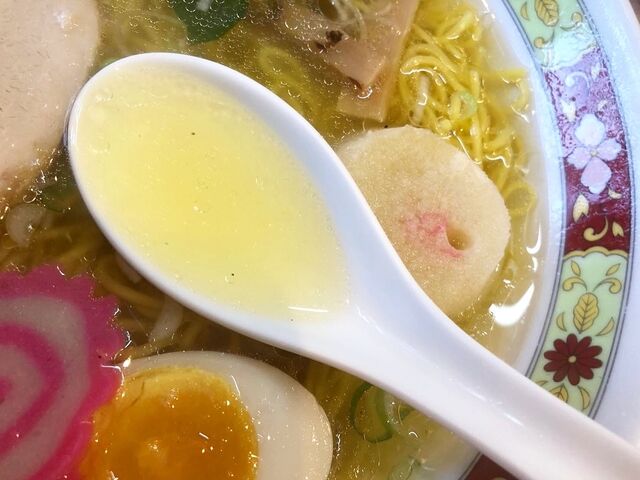 透明だが濃厚スープ_函館塩ラーメン しなの
