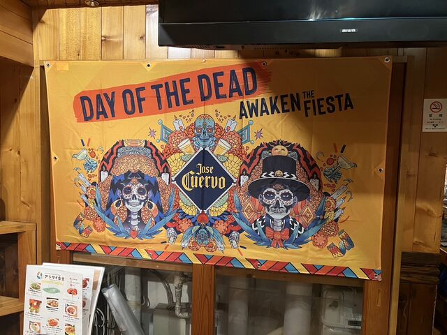 店内はリゾート風でアットホーム。メキシカンなポスターがかわいい_LAPURA ラプラ
