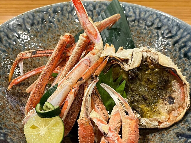 活ズワイガニ焼き蟹
お酒がすすむ!_活魚創作料理 かず