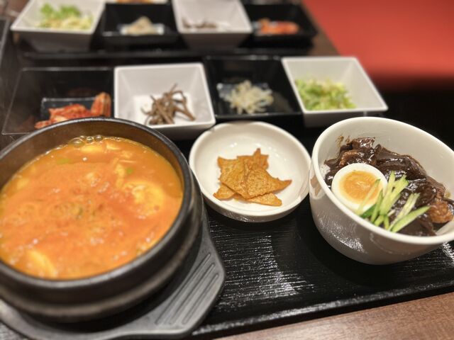 スンドゥブチゲとミニジャジャンパセット_長寿韓酒房 日本橋店