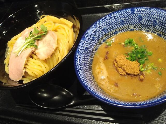 熱々スープとキンキンに〆られた太麺濃厚魚介つけ麺_麺屋 中川會