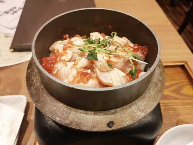 サーモンとイクラの親子丼_ごきげんえびす 大垣駅前店