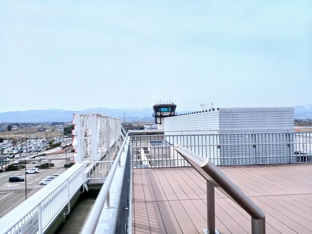 管制塔_富山きときと空港