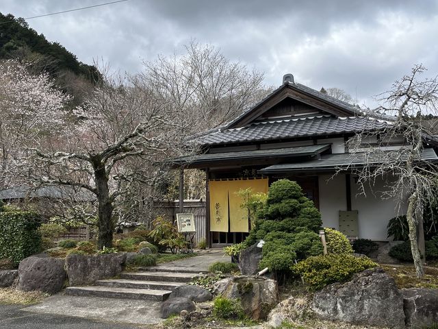 お店入り口_とんかつ うなぎ 養氣亭
