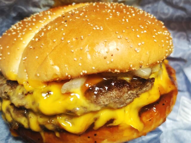 チーズたっぷりのダブル肉厚ビーフバーガー_マクドナルド銀座インズ店