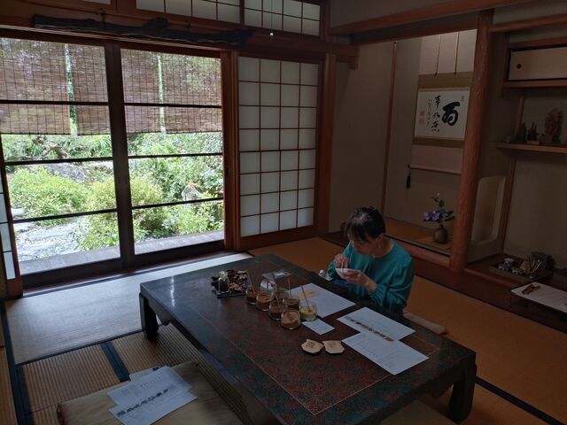 こんな雰囲気の中、体験しました_天香堂老舗