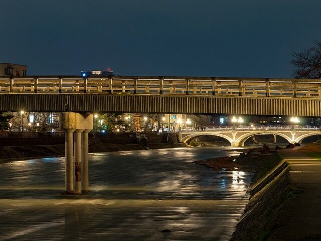 梅の橋_浅野川大橋