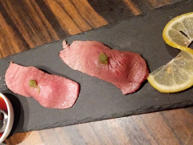 シンシン肉寿司_大徳寿