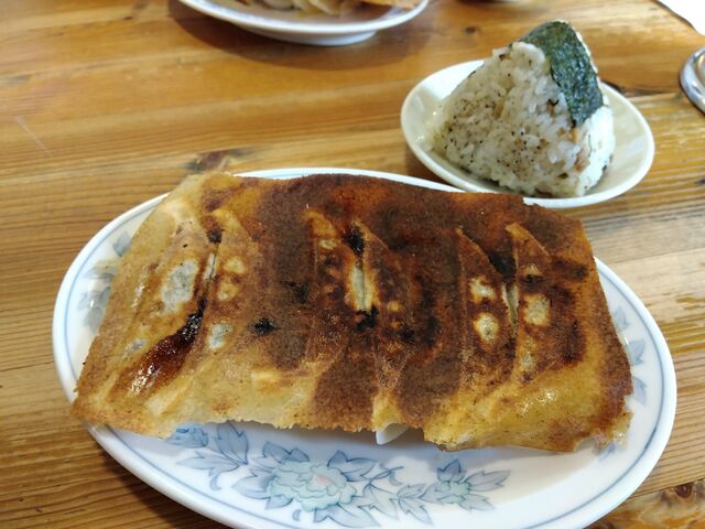 餃子を初めて注文しました。_内橋ラーメン