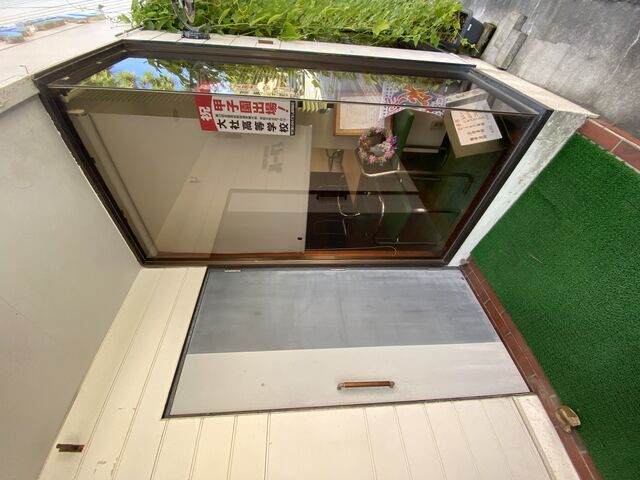 なんか向きが調整できなさそうなので、見にくかったらすみません。店の前の写真です。_ノアール