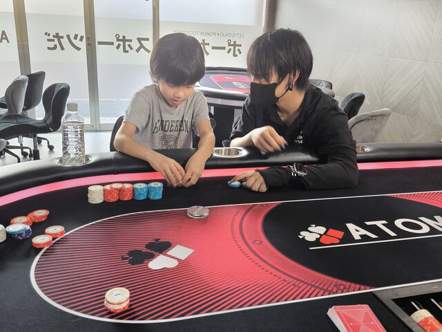 小学生も遊べます_アトムポーカーハウス