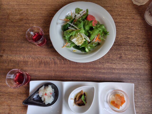 前菜とサラダと食前酢_アルベロ