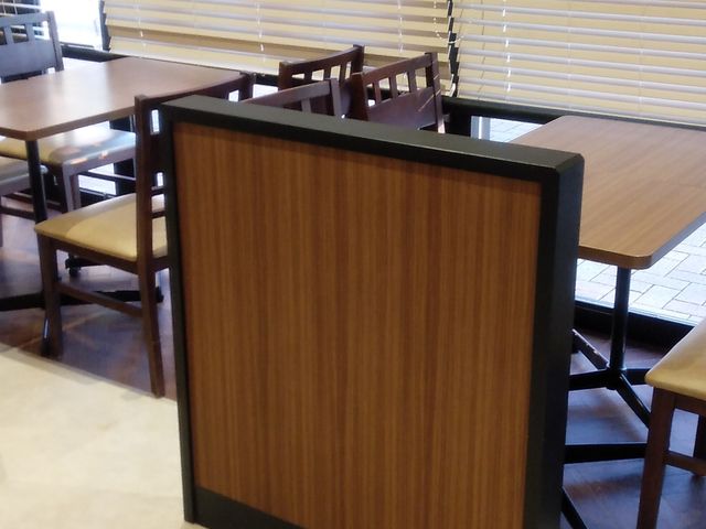 テーブル席_ミスタードーナツ 柿田川ショップ