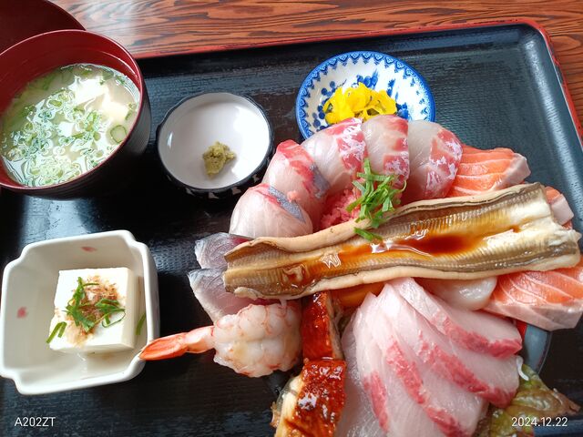 2500円海鮮丼定食_おおはま食事処