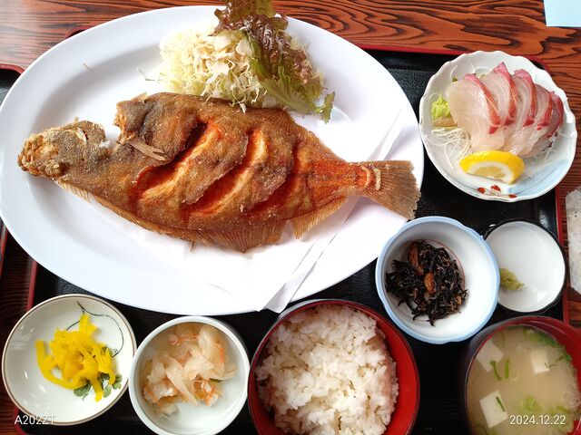 1600円カレイ唐揚げ定食_おおはま食事処