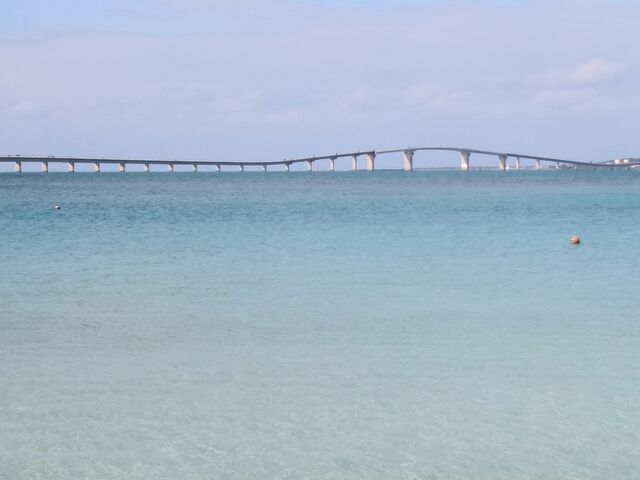 トゥリバービーチからは伊良部大橋がきれいに見えます。_宮古島