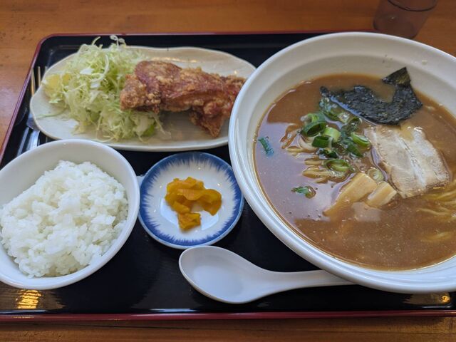 はっちゃきラーメンと唐揚げのセット_はっちゃき