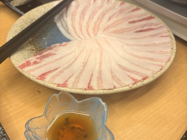 あぐーバラ_宮古塩出汁しゃぶしゃぶ しゃぶ春