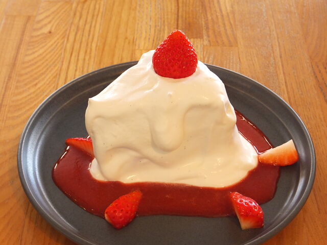 イチゴのメルティショートケーキ_tables cook & LIVING HOUSE