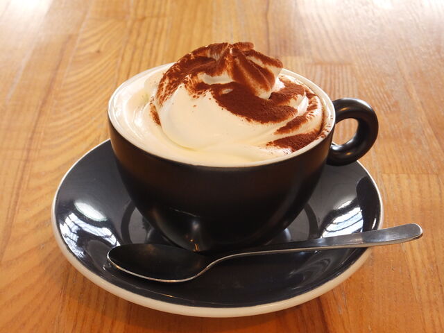 ウィンナーコーヒー_tables cook & LIVING HOUSE