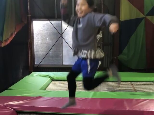 マリオ!のつもり_トランポリンパーク長瀞・倉庫 DE アスレチック