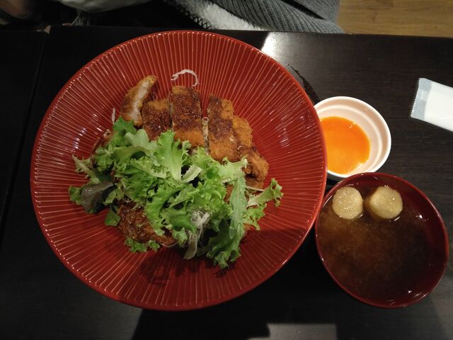 平日限定ヤシオポーク那須鳥のトンカツとり唐丼_那須高原バル