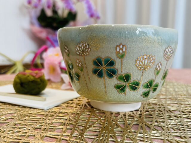 温かみのあるお茶碗。カワイイ!_北九州茶道教室 キャリアサロンアルス