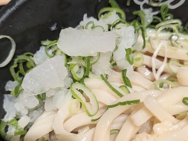 大根おろしにおろしの部分がぜんぜん入ってないです…_はなまるうどん 広島立町店