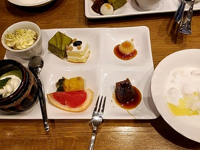 デザートビュッフェから。_ホテルグローバルビュー新潟 DINING EDIT ECHIGO