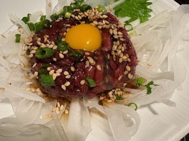 馬ユッケ_博多もつ鍋 おおやま 本店