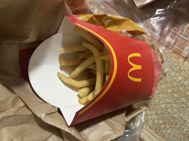 デリバリーで来たポテトの『Lサイズ』笑_マクドナルド井の頭通り高井戸店