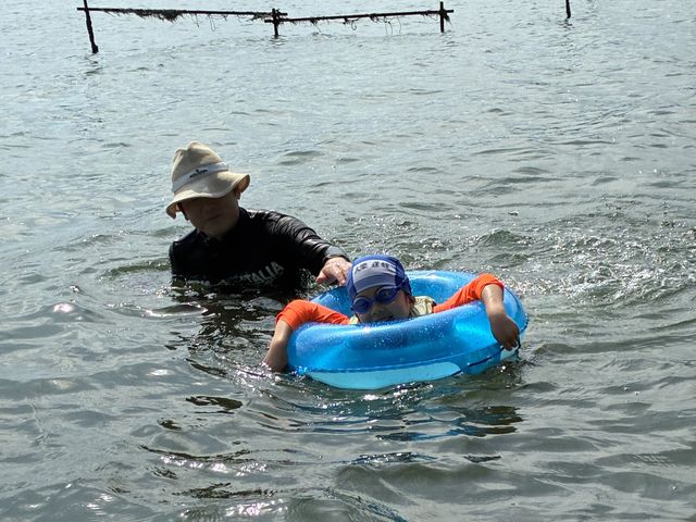 浮き輪でぷかぷか_T-flow.Water Sports Shop