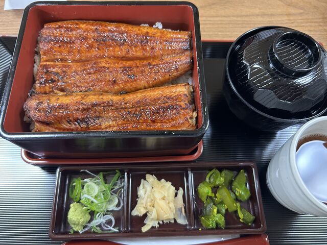 松竹梅の竹をいただきました。
なかなかのボリュームでお腹いっぱいになりました。_鰻の成瀬 田端店