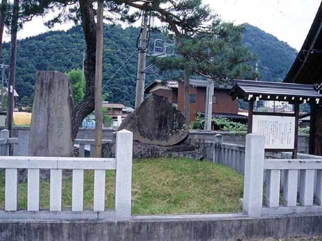 細江歌塚の写真1