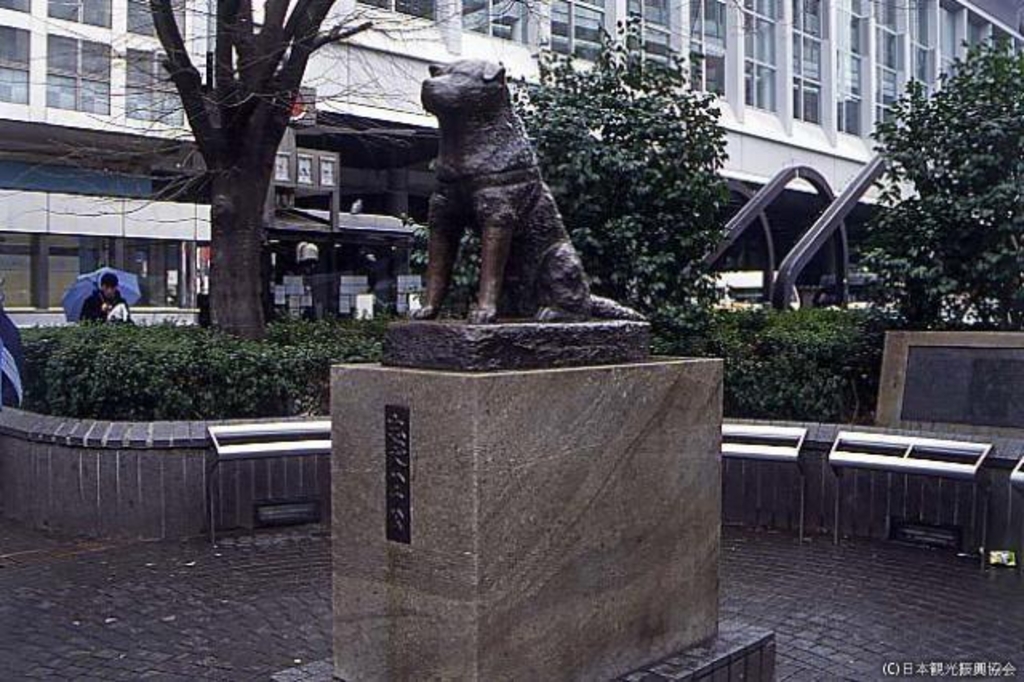 ハチ公の銅像