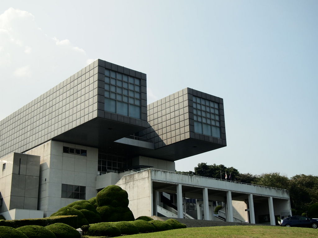 北九州市立美術館