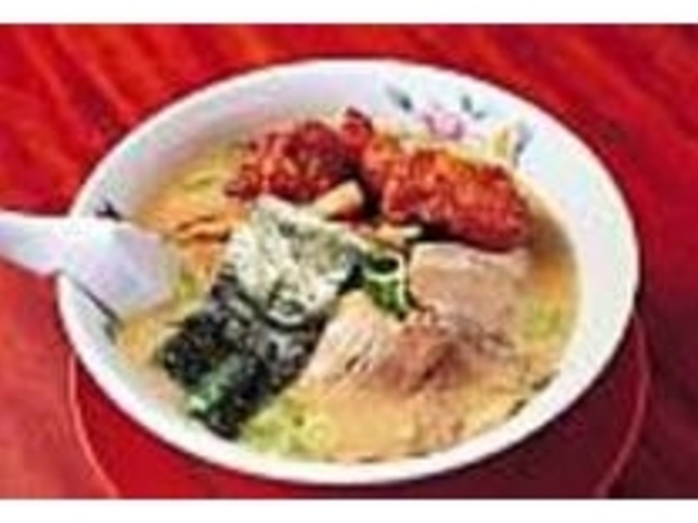 『コーチンラーメン』には唐揚げが2個のる_名古屋ラーメン 本店
