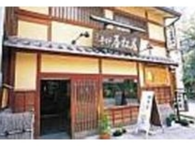 和菓子店の2階は、ギャラリーになっている_若松屋阡壱菓匠