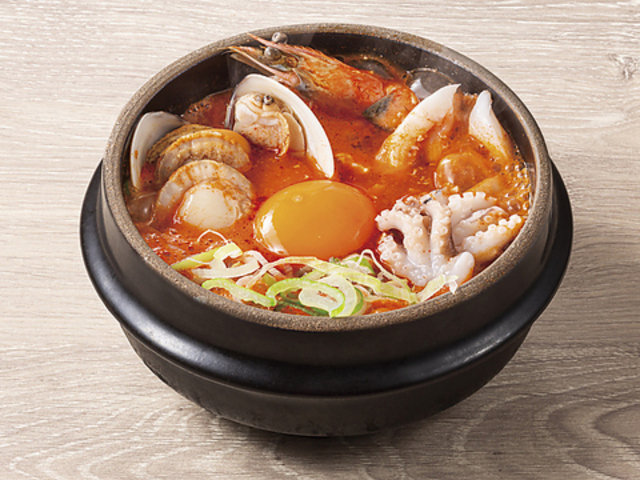 東京純豆腐 新宿東口店の写真1