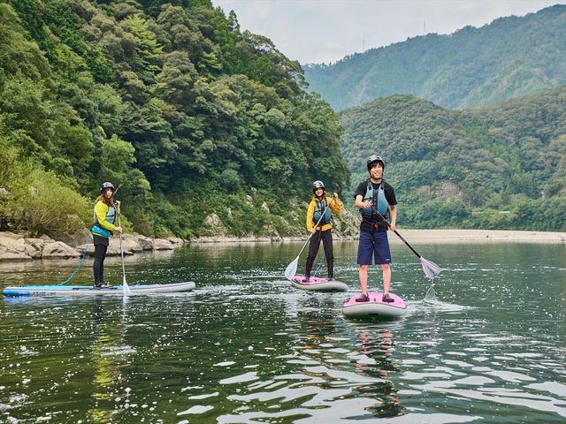 サップで水上散歩_四万十・川の駅 カヌー館