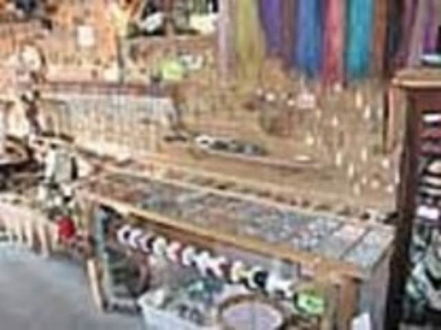 色々な素材のパーツを組み合わせて作れる_手作りの店 海工房