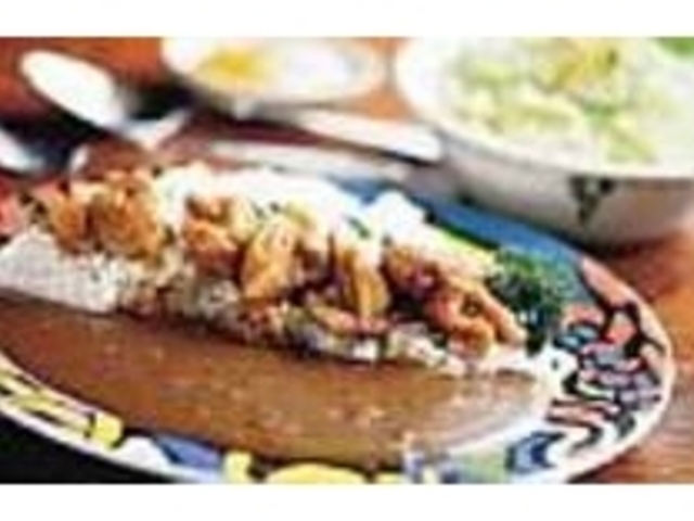 じっくり煮込むオリジナルカレーはサラダ付_ういるびー