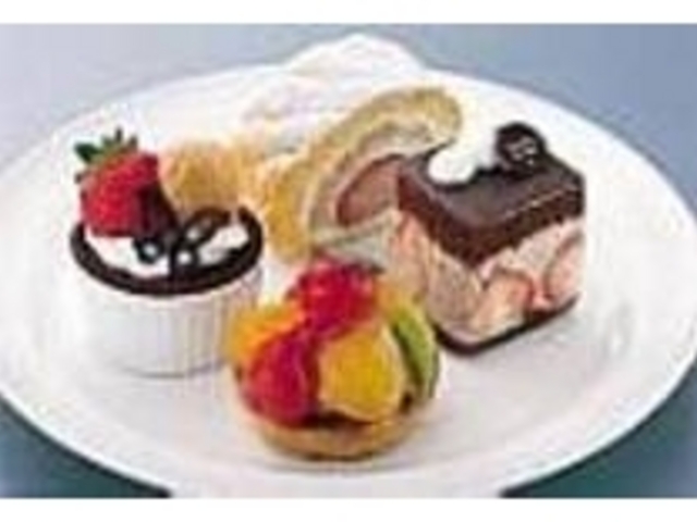 ケーキの他に和菓子も販売している_Haraya