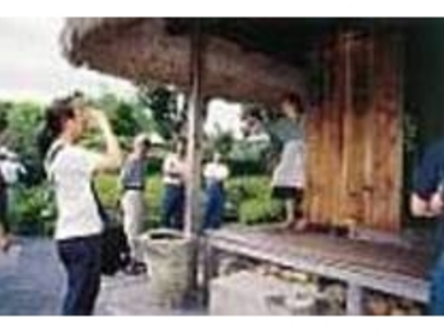 まるで昔話に出てきそうな家、でも機能的_二ツ家民家