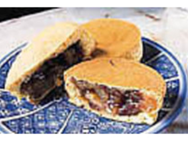 回転焼の中に小豆餡とホクホクの栗が1個分_すき特産・すきむらんど