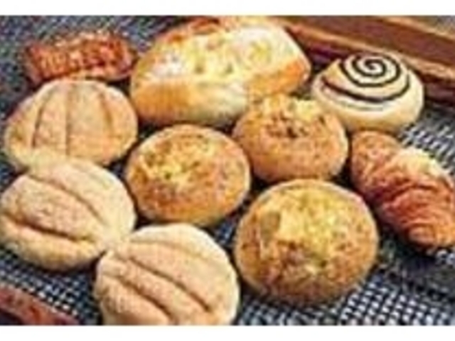 焼きたてパンは約80種類あり迷ってしまう_キムラパン