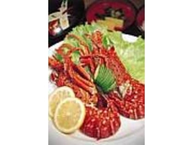 『伊勢エビのボイル』のボリュームに驚く_天草地魚料理 いけすやまもと