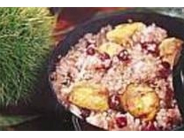 栗シーズンには栗赤飯も店内と店頭で販売_いがぐり苑