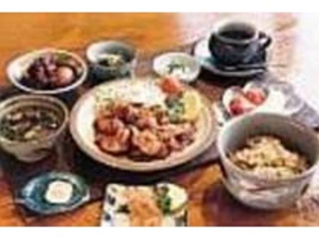 唐揚げ他、炊き込みご飯や小鉢数などズラリ_かっぱの里 楓