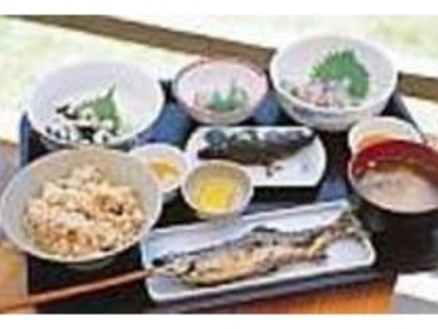 7品もついた、3000円のコース_鮎やな